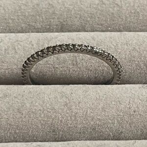 ❤️‍🔥BOGO FREE NWOT women’s silver crystal plated shimmer ring band 7.5 jewelry